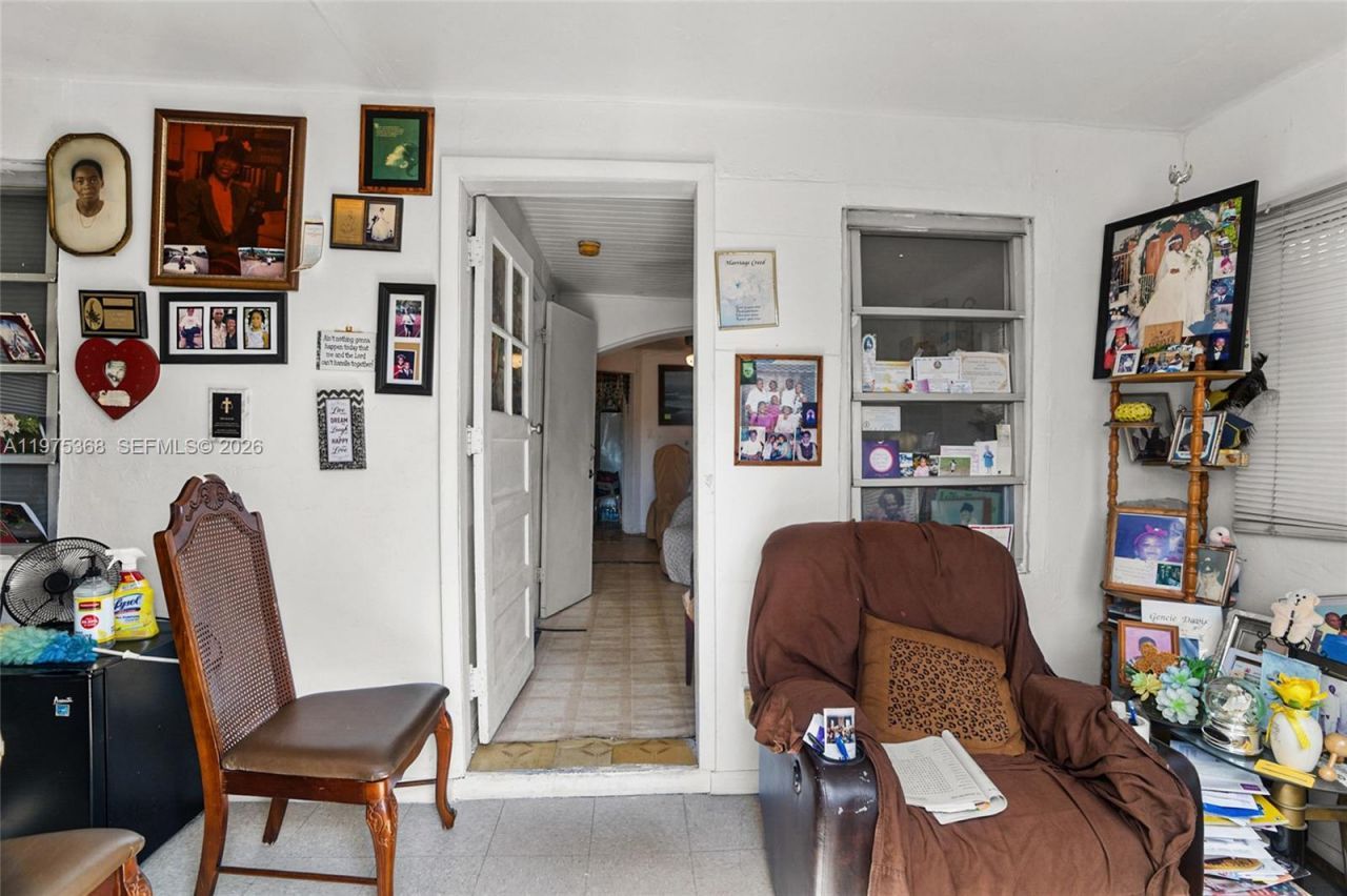 1733 NW 66th St, Miami, FL 33147 Photo