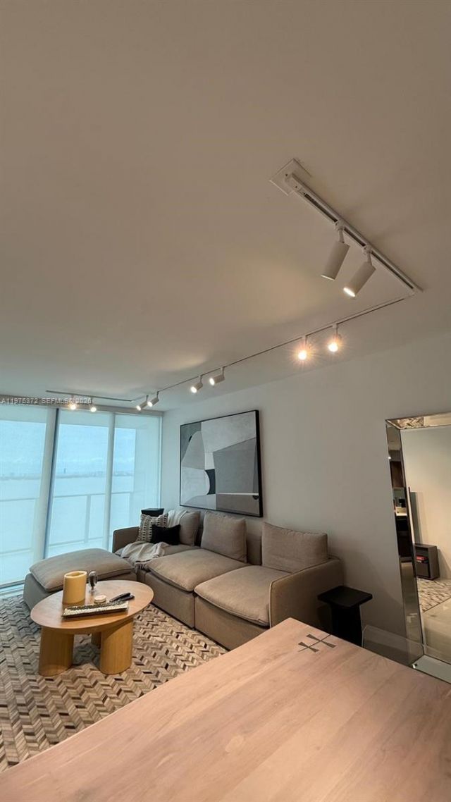 3131 NE 7th Ave , Unit 3003, Miami, FL 33137 Photo