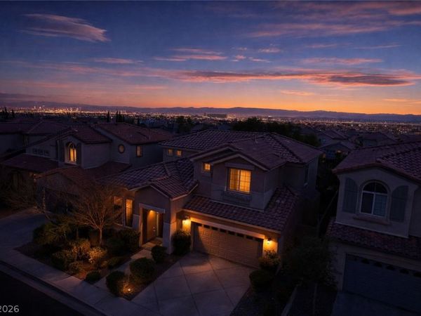 11733 Via Esperanza Avenue , Las Vegas, NV 89138