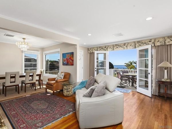 5741 Chelsea Ave, La Jolla, CA 92037