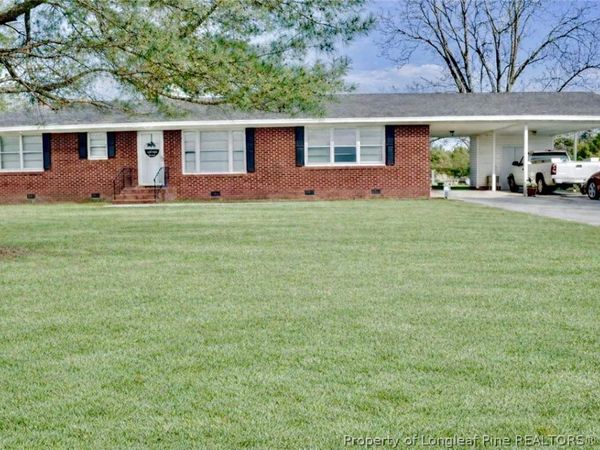 5271 Tobacco Road, Orrum, NC 28369