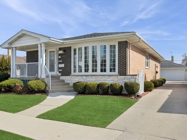 8455 N Chester Avenue, Niles, IL 60714