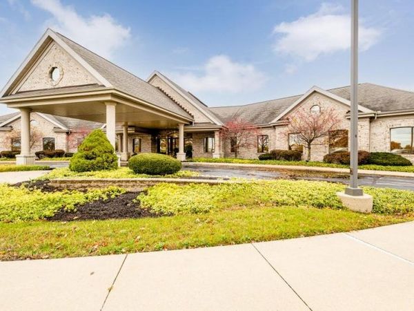 3901 Stonegate Park, Unit B, St. Joseph, MI 49085