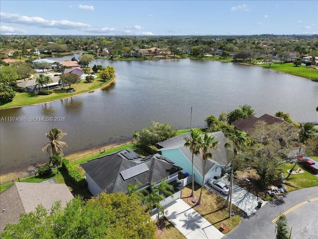 611 NW 205th Ave, Pembroke Pines, FL 33029 Photo