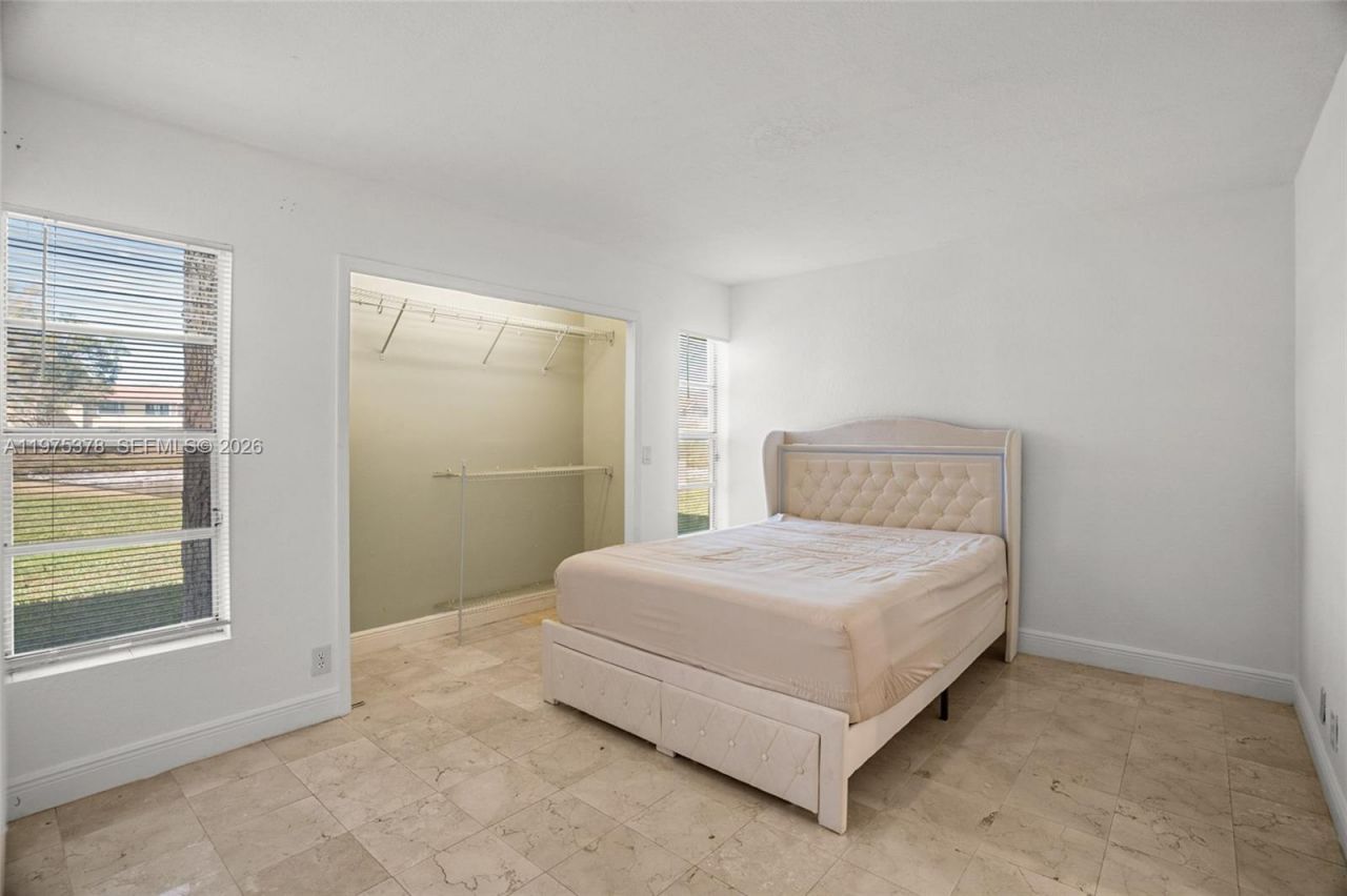 879 Twin Lakes Dr, Unit 1-B, Coral Springs, FL 33071 Photo