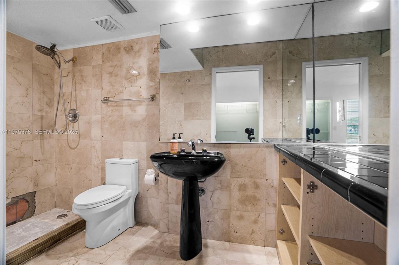 879 Twin Lakes Dr, Unit 1-B, Coral Springs, FL 33071 Photo