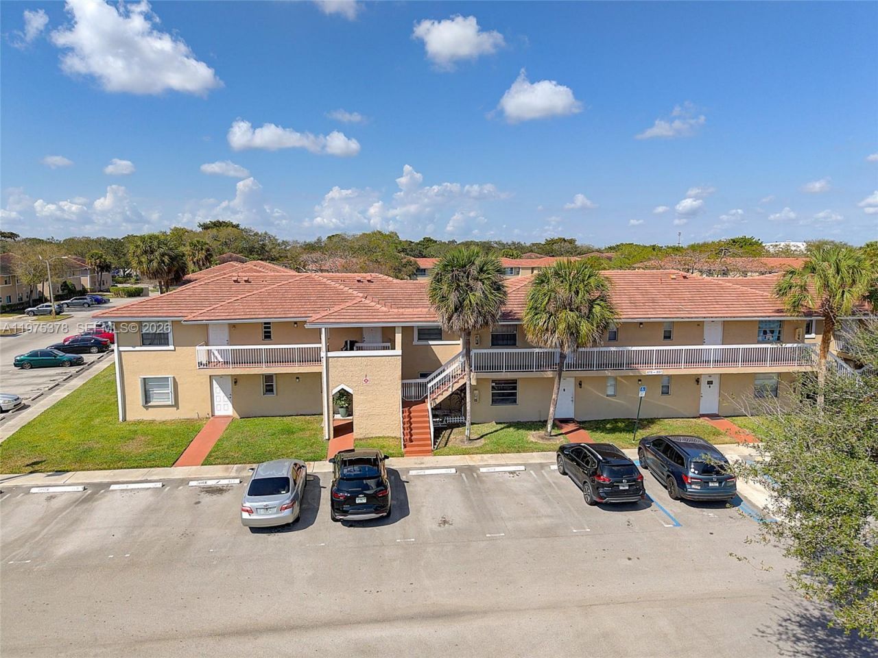 879 Twin Lakes Dr, Unit 1-B, Coral Springs, FL 33071 Photo