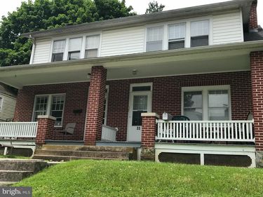33 N PRINCE STREET , MILLERSVILLE, PA 17551