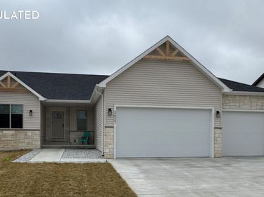 9101 Castle Pine Drive, Lincoln, NE 68516