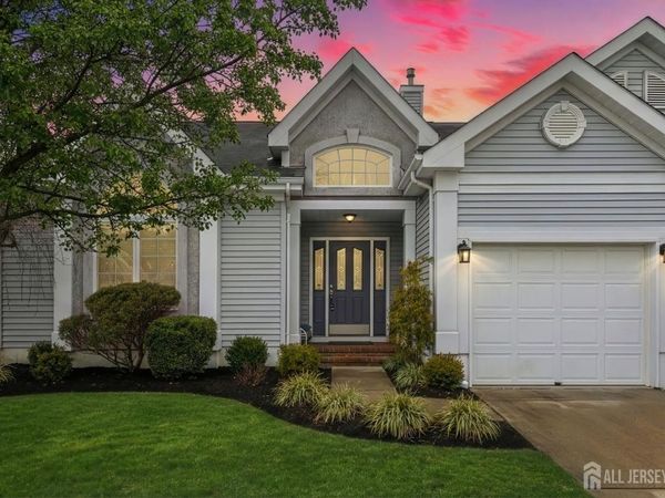 7 Severn Way , Monroe Township, NJ 08831