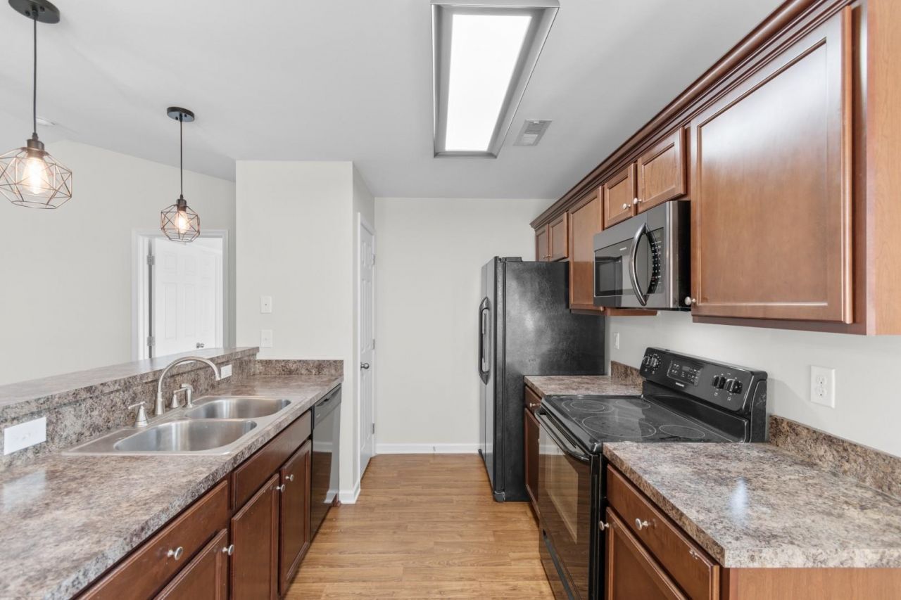 813 Benchmade Rd.  Photo 12