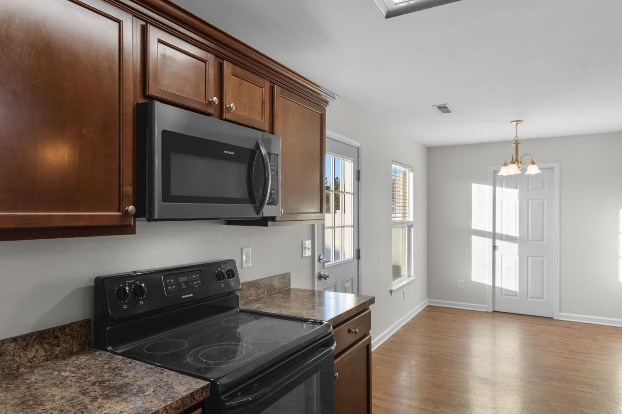 813 Benchmade Rd.  Photo 17