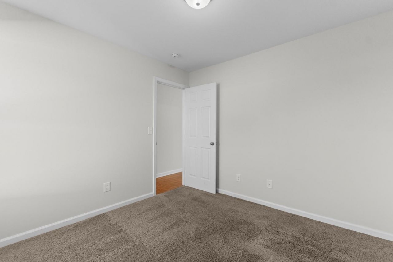 813 Benchmade Rd.  Photo 24