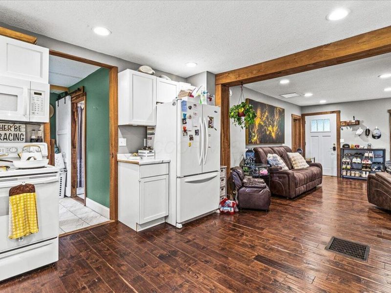 327 Moreland Street, Saint Louisville, OH 43071 Photo 10