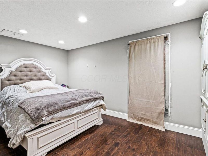 327 Moreland Street, Saint Louisville, OH 43071 Photo 12
