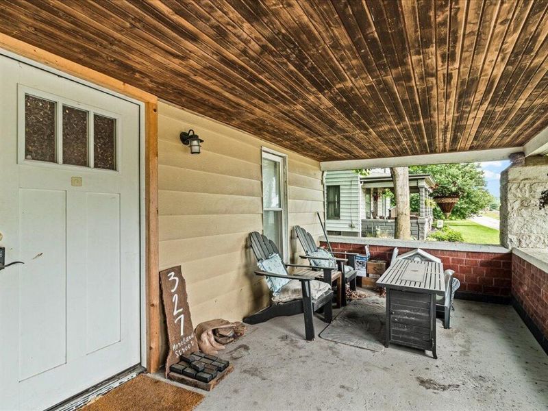 327 Moreland Street, Saint Louisville, OH 43071 Photo 3