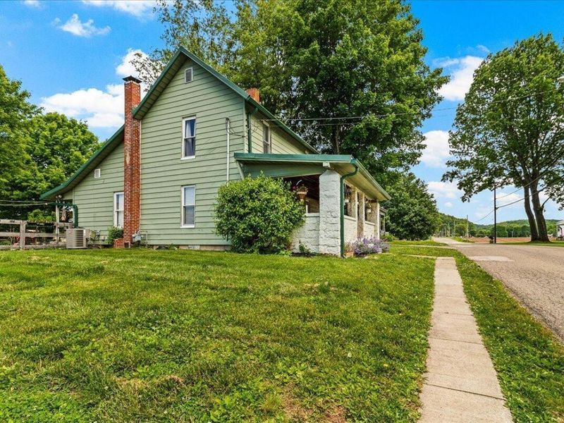 327 Moreland Street, Saint Louisville, OH 43071 Photo 4