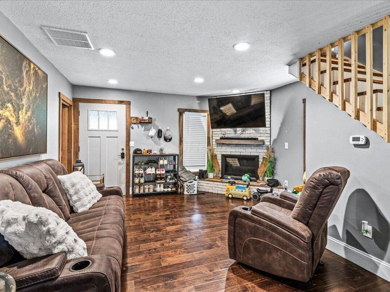 327 Moreland Street, Saint Louisville, OH 43071 Photo 5