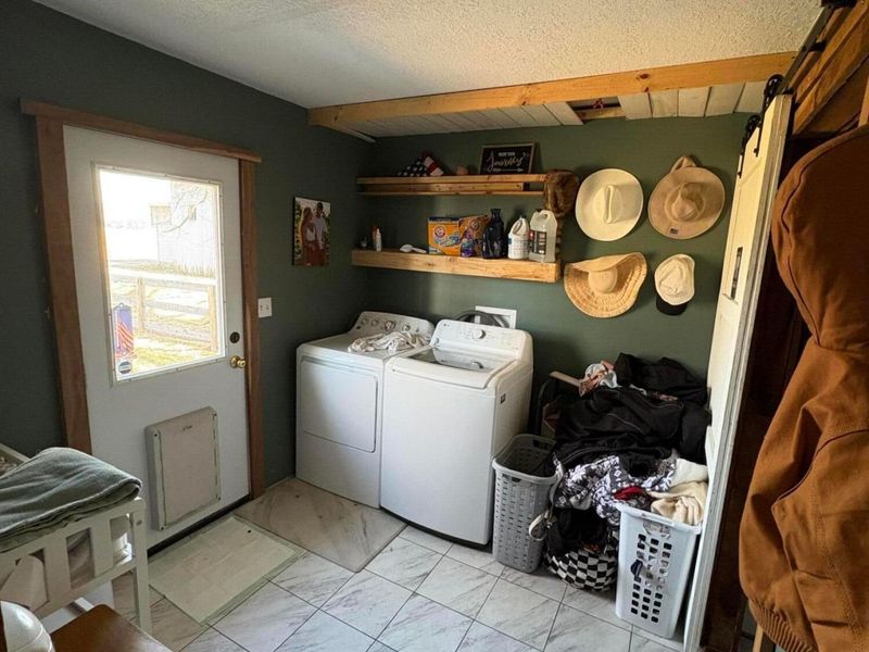 327 Moreland Street, Saint Louisville, OH 43071 Photo 6