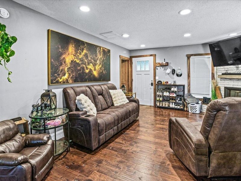 327 Moreland Street, Saint Louisville, OH 43071 Photo 6