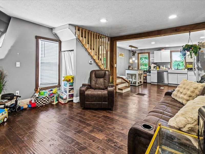 327 Moreland Street, Saint Louisville, OH 43071 Photo 7