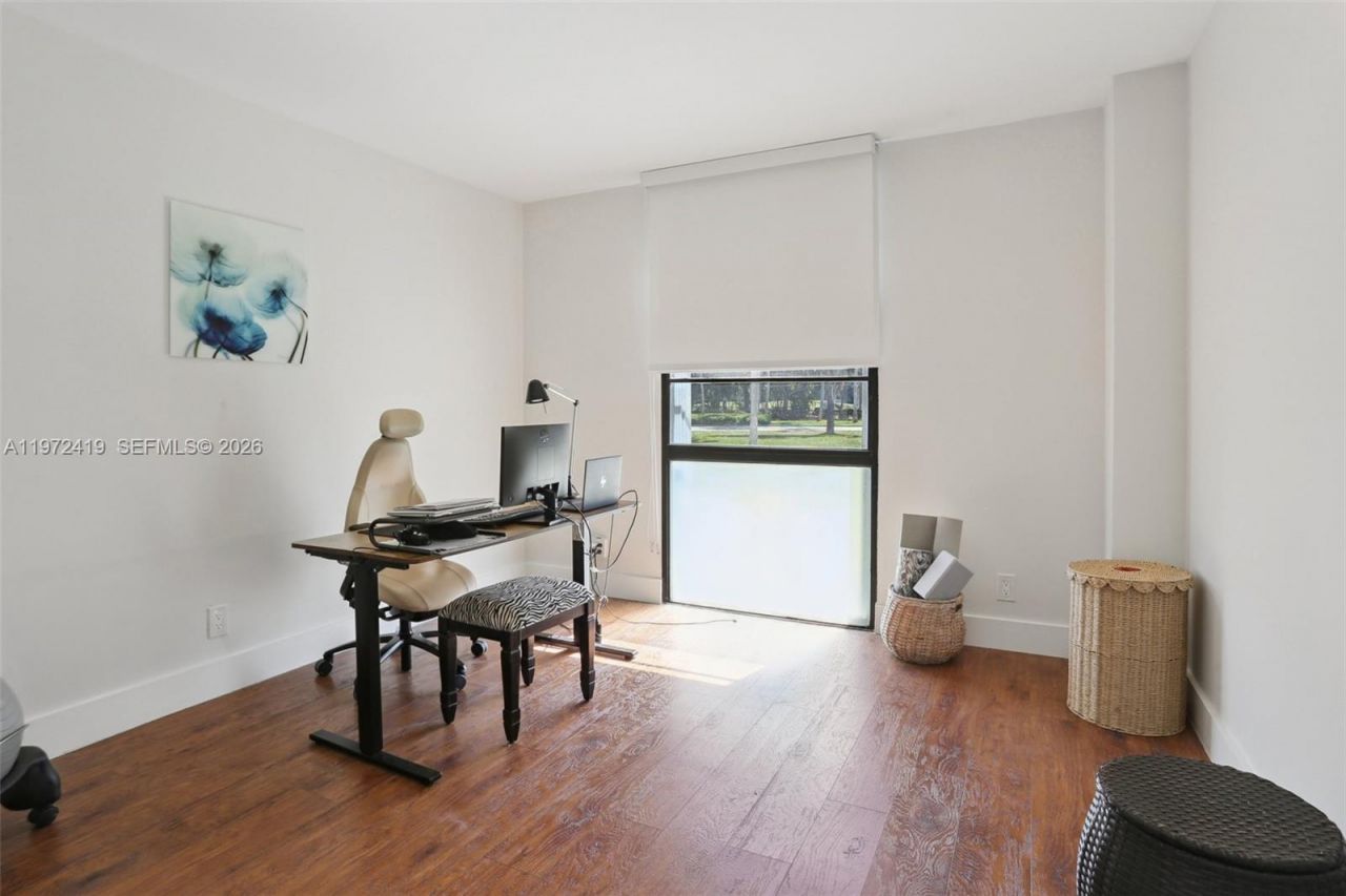 3101 N Country Club Dr , Unit 102, Aventura, FL 33180 Photo