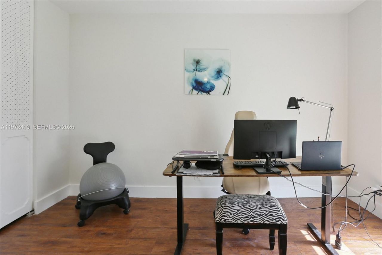 3101 N Country Club Dr , Unit 102, Aventura, FL 33180 Photo