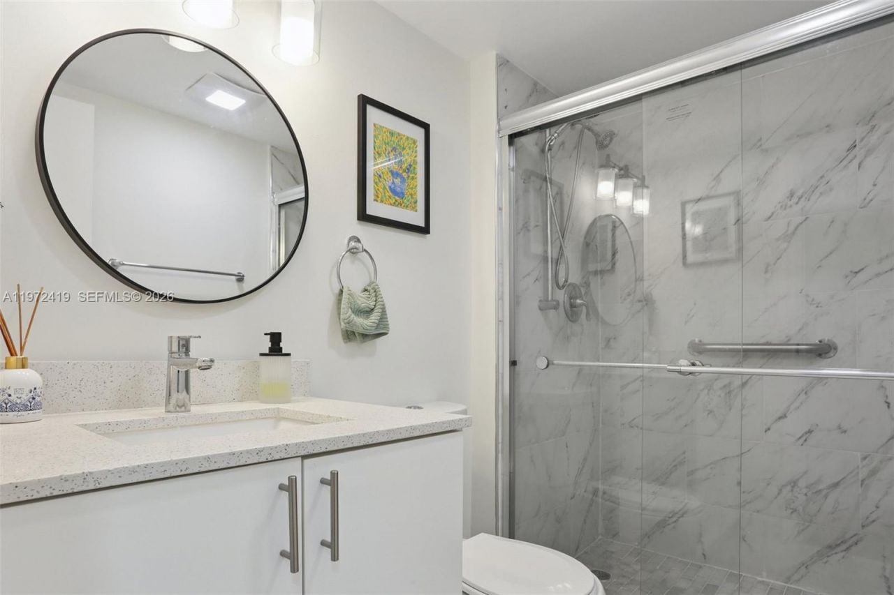 3101 N Country Club Dr , Unit 102, Aventura, FL 33180 Photo