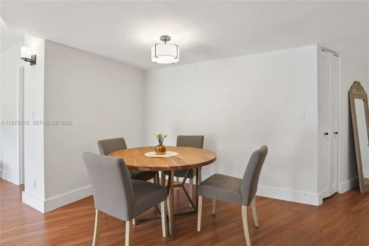 3101 N Country Club Dr , Unit 102, Aventura, FL 33180 Photo