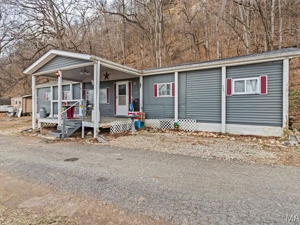 798 N Broadway, Kampsville, IL 62053