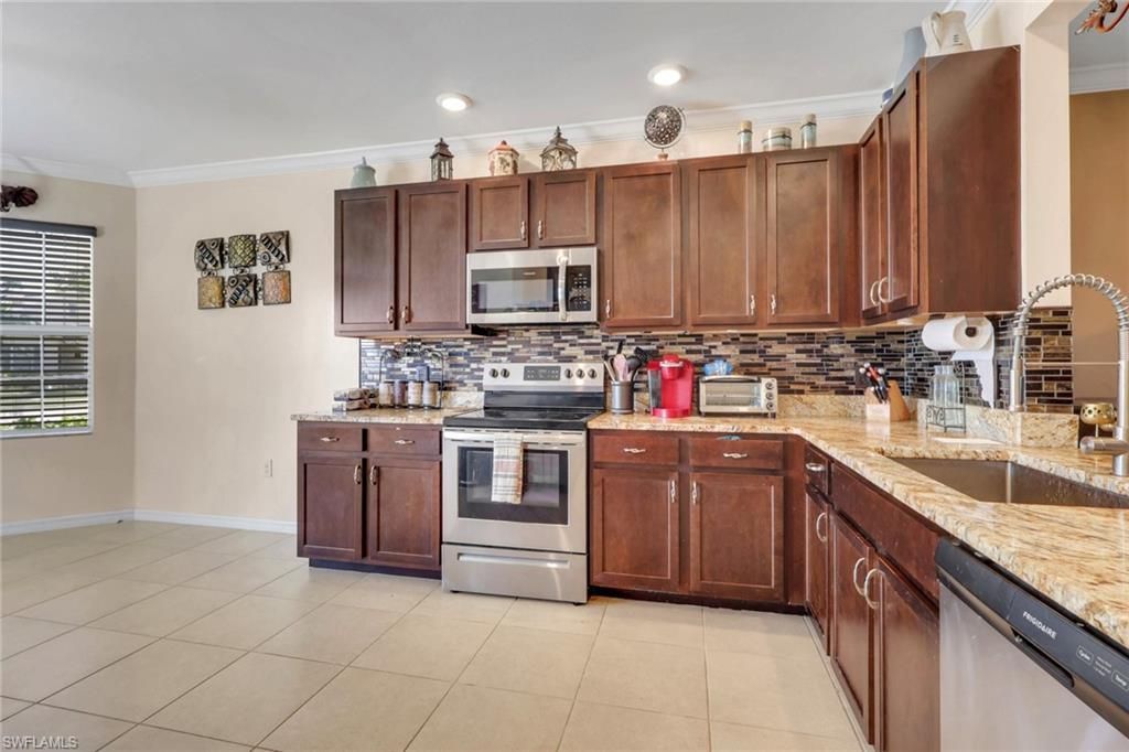 3440 Acapulco Cir, Cape Coral, FL 33909 Photo