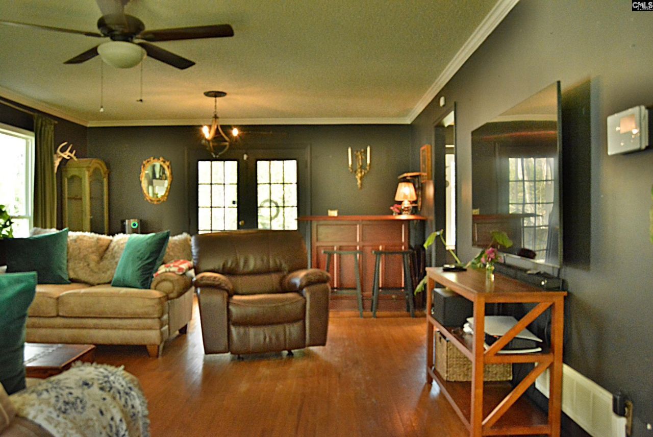 433 Winding Way  Photo 10