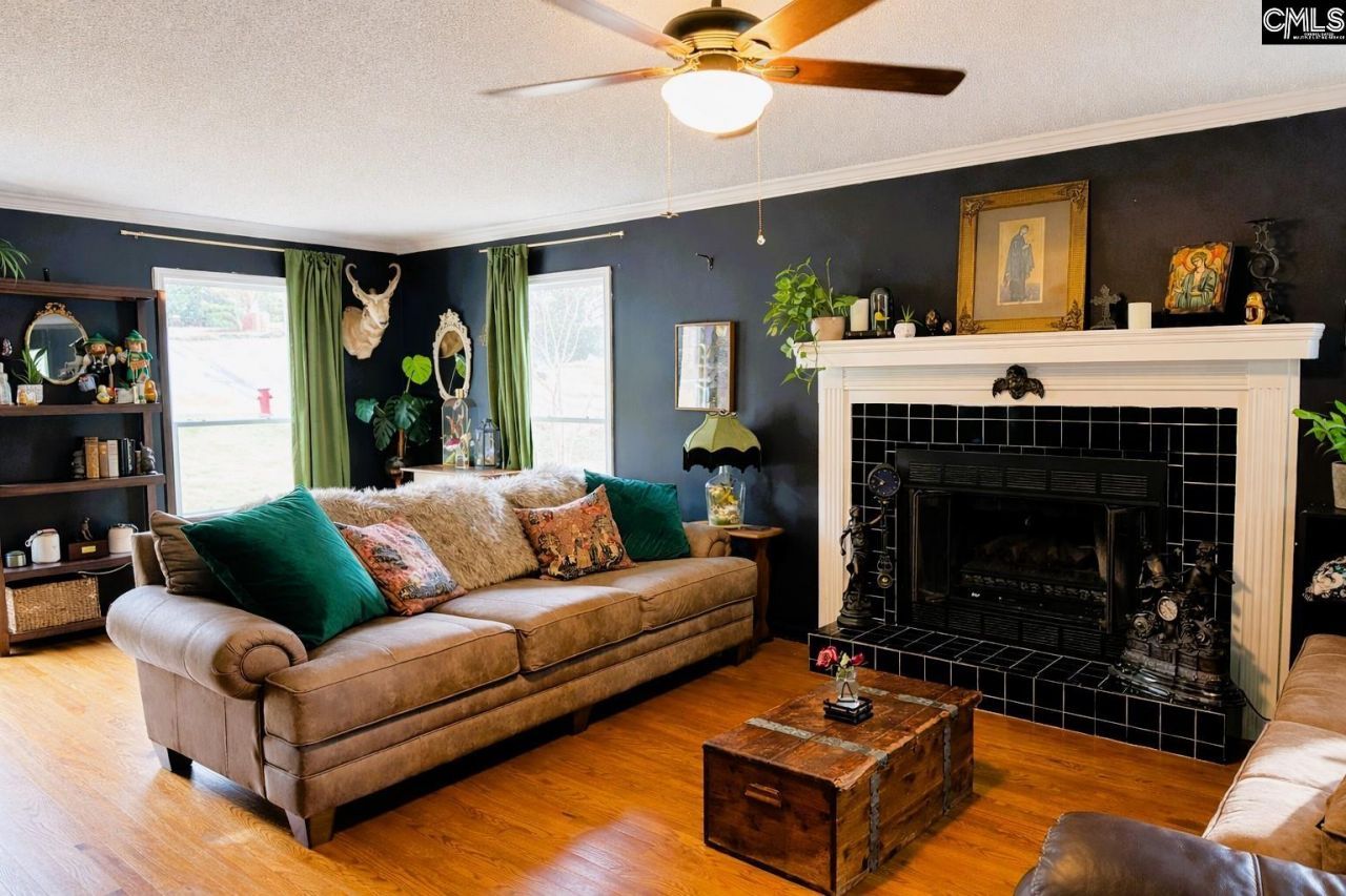 433 Winding Way  Photo 11