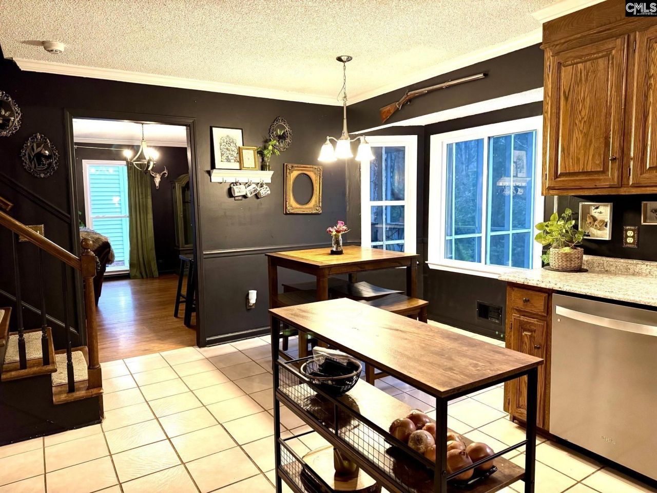 433 Winding Way  Photo 13