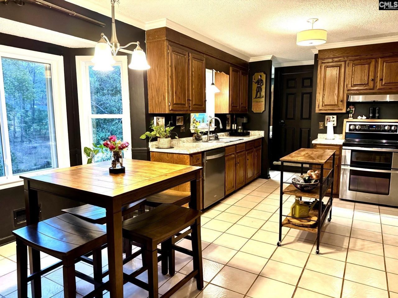 433 Winding Way  Photo 16