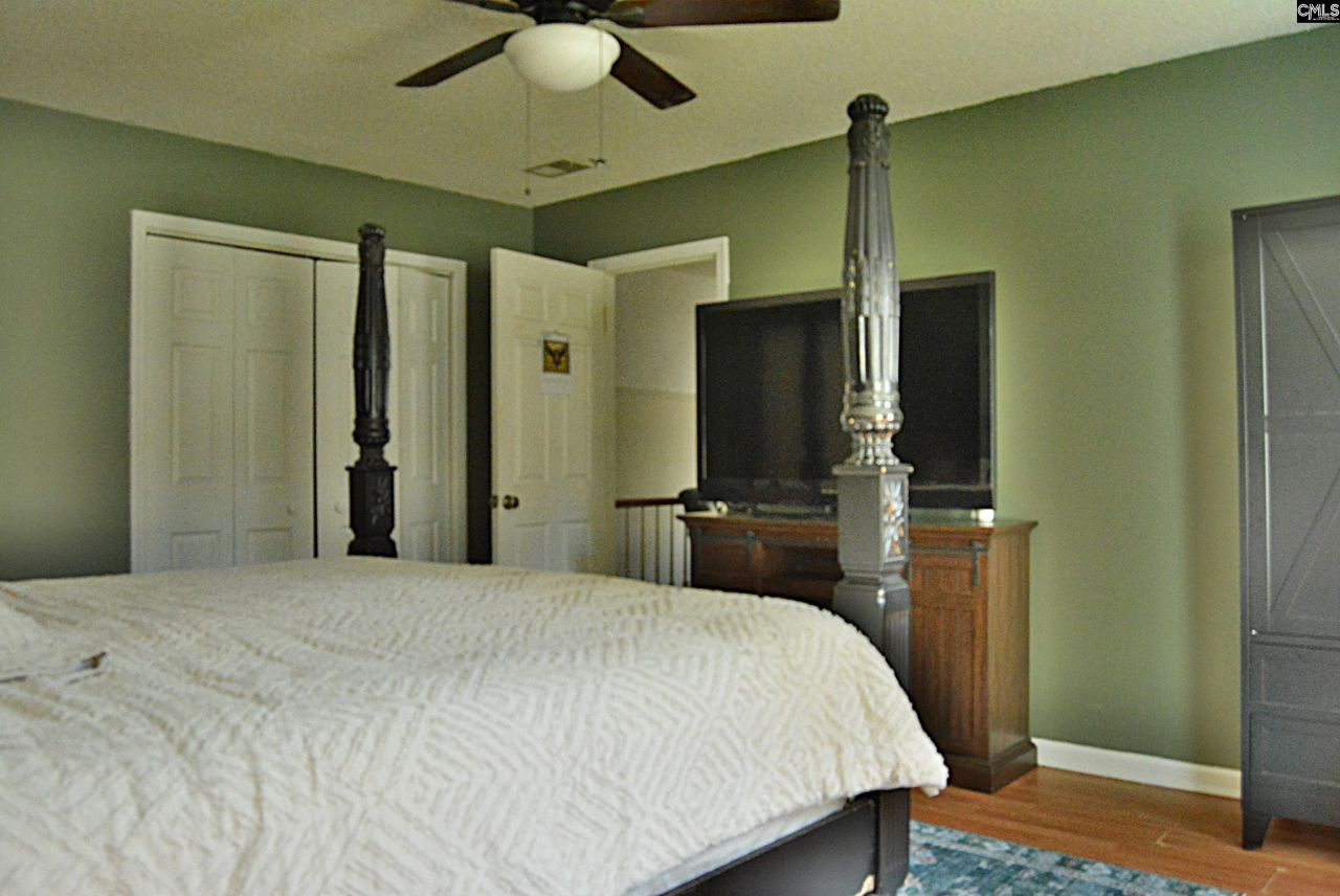 433 Winding Way  Photo 32