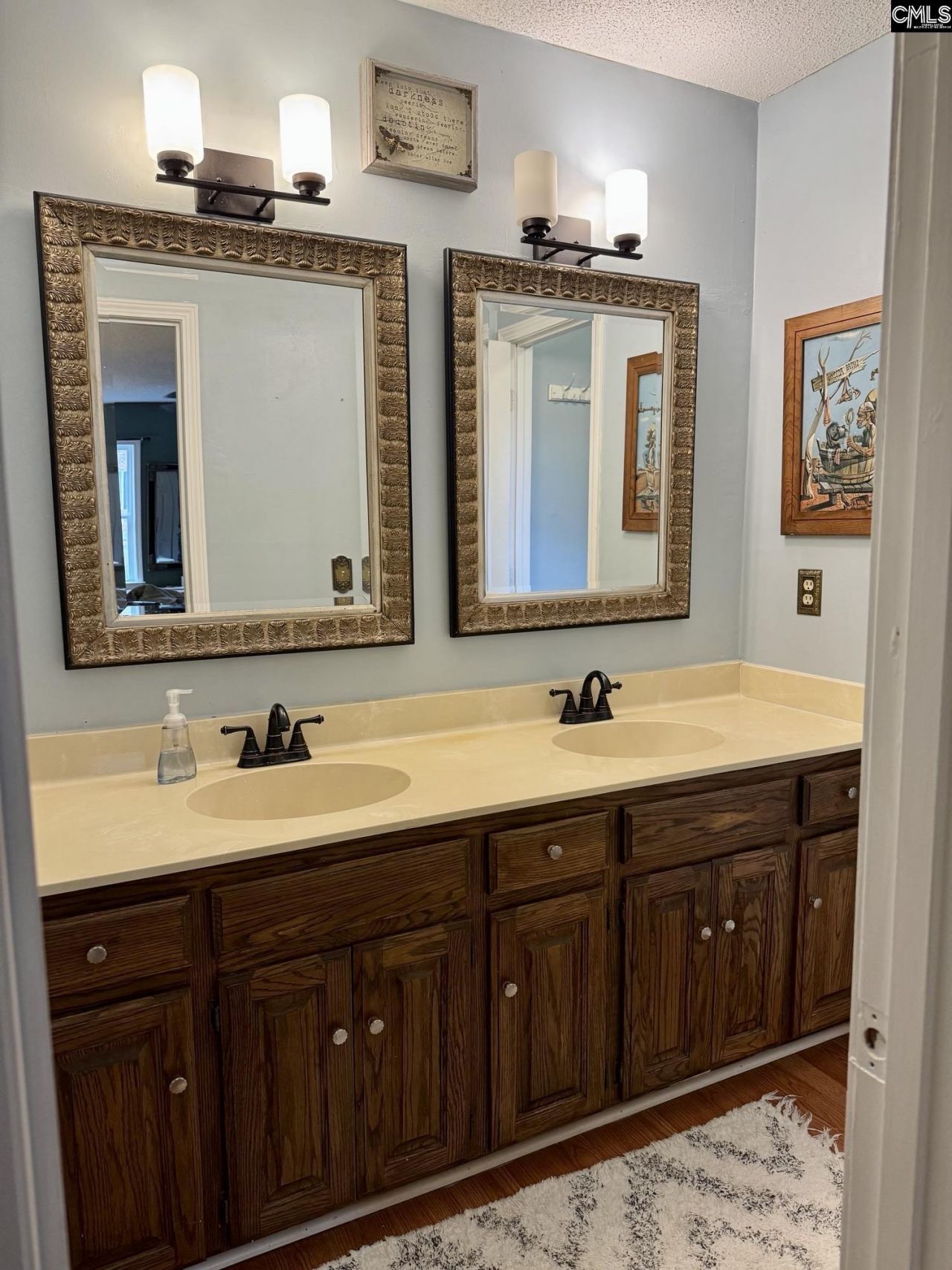 433 Winding Way  Photo 33