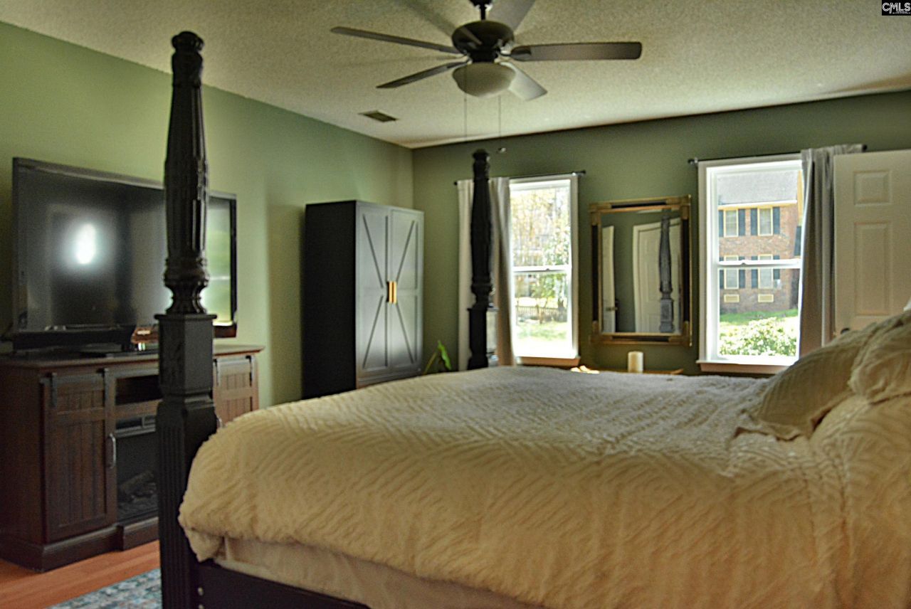 433 Winding Way  Photo 34