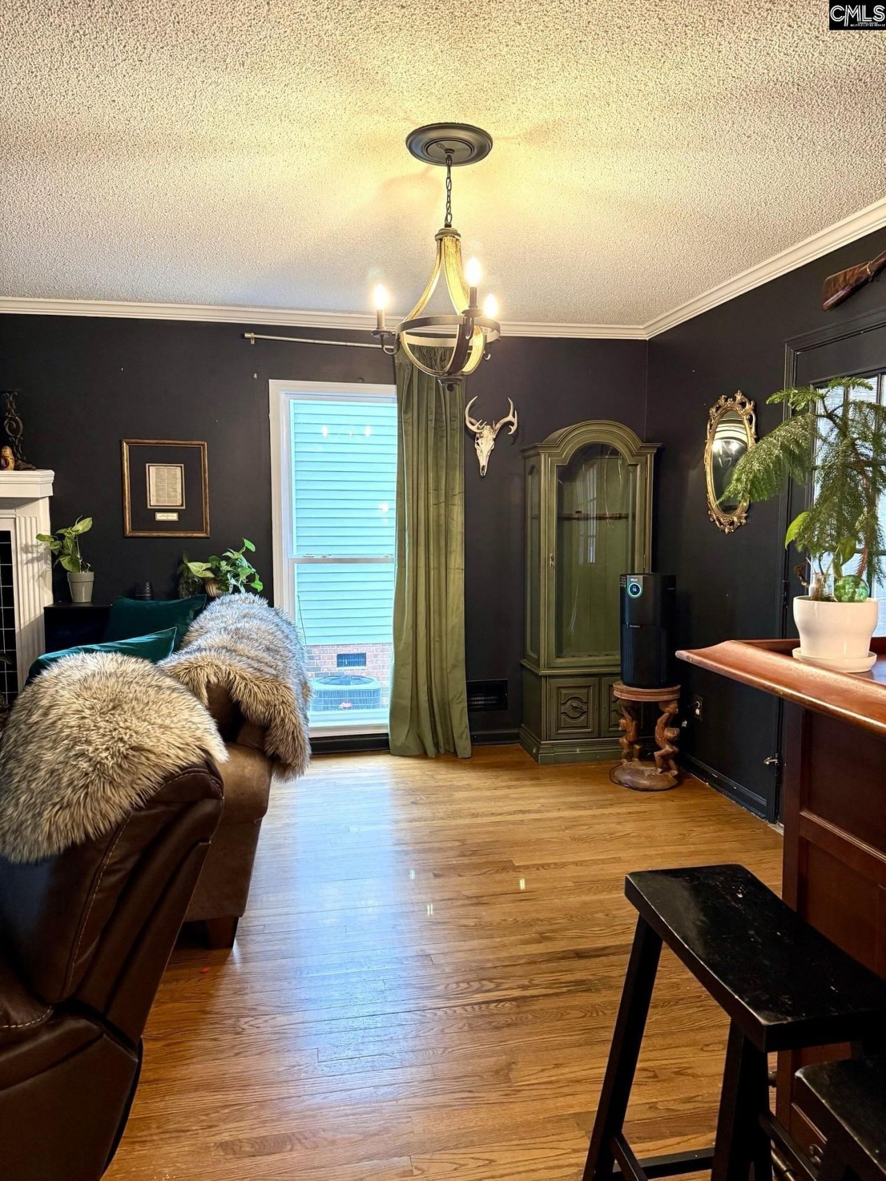 433 Winding Way  Photo 6