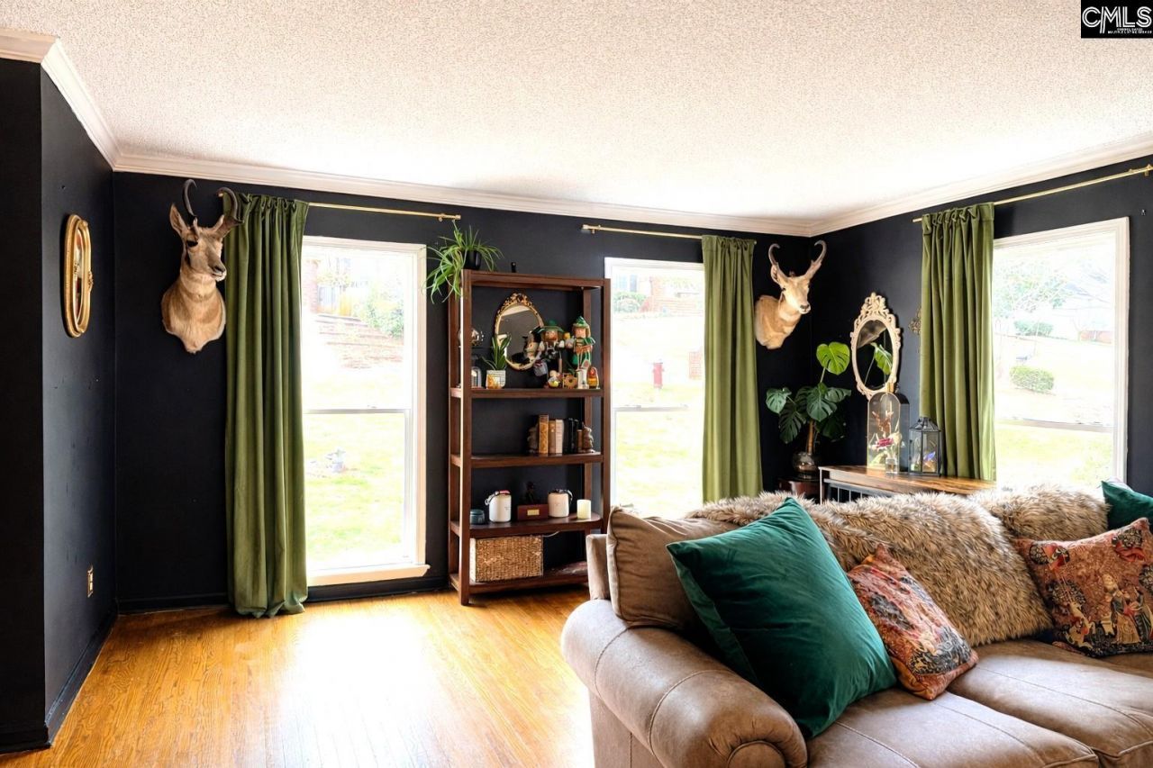 433 Winding Way  Photo 8