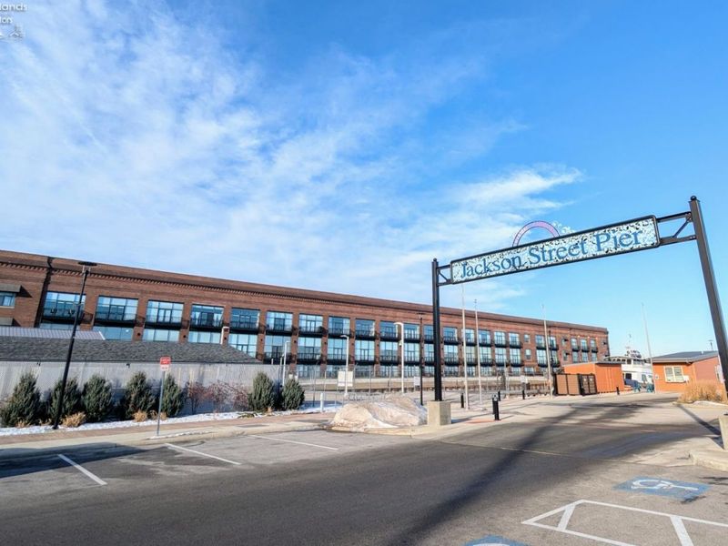 401 W SHORELINE Drive, Unit 312, Sandusky, OH 44870 Photo 4