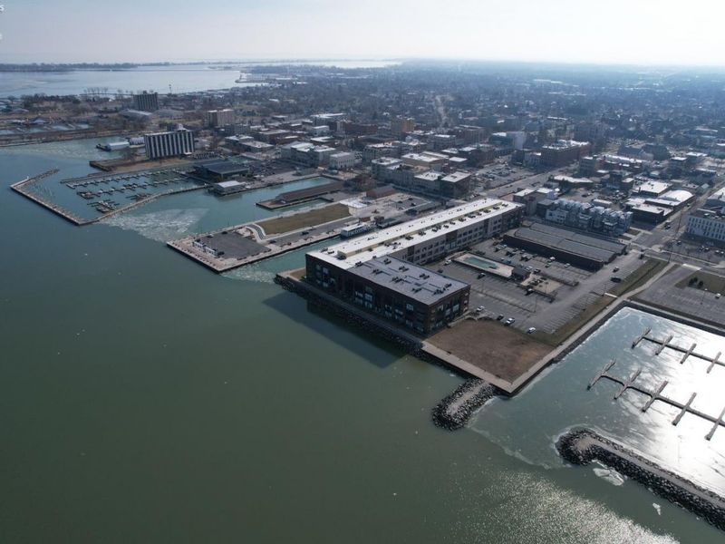 401 W SHORELINE Drive, Unit 312, Sandusky, OH 44870 Photo 8