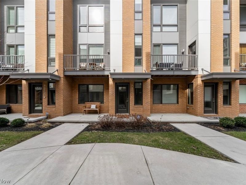 7311 Catlin Court, Cleveland, OH 44102 Photo 2