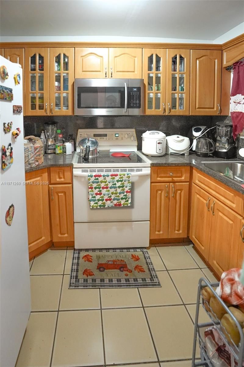 1159 W 40th St , Unit 16, Hialeah, FL 33012 Photo