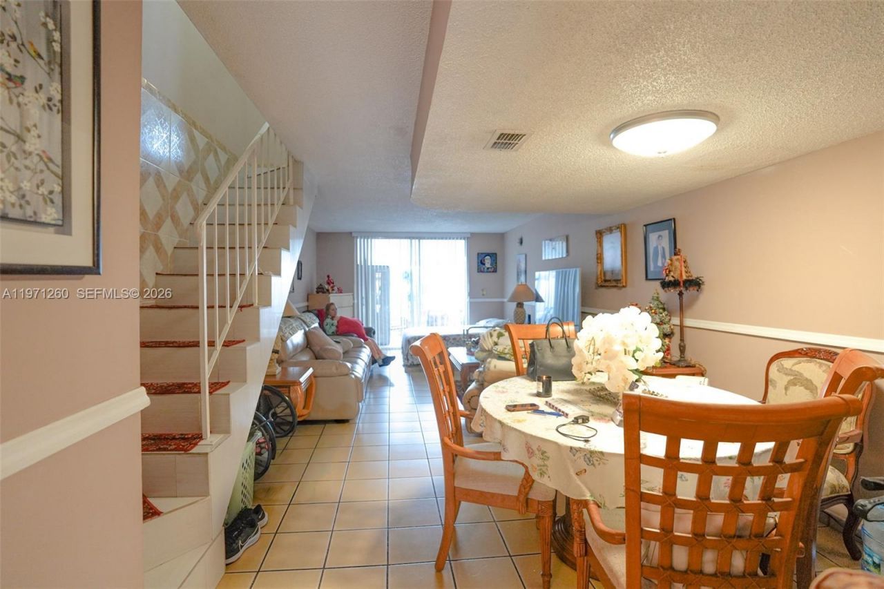 1159 W 40th St , Unit 16, Hialeah, FL 33012 Photo