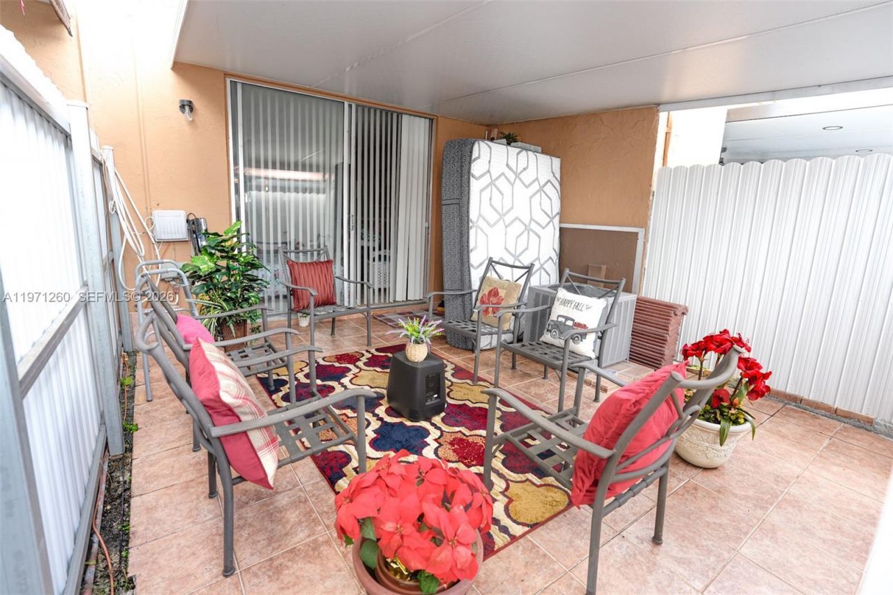 1159 W 40th St , Unit 16, Hialeah, FL 33012 Photo