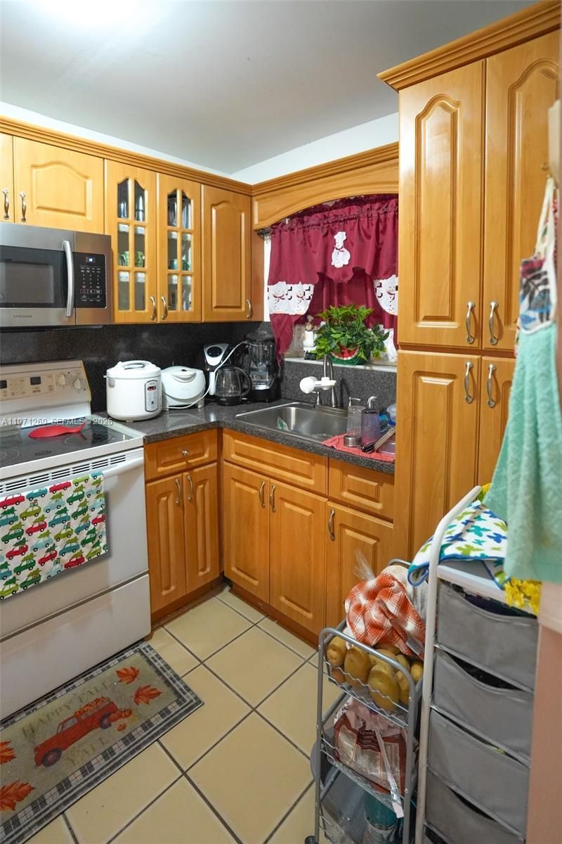 1159 W 40th St , Unit 16, Hialeah, FL 33012 Photo