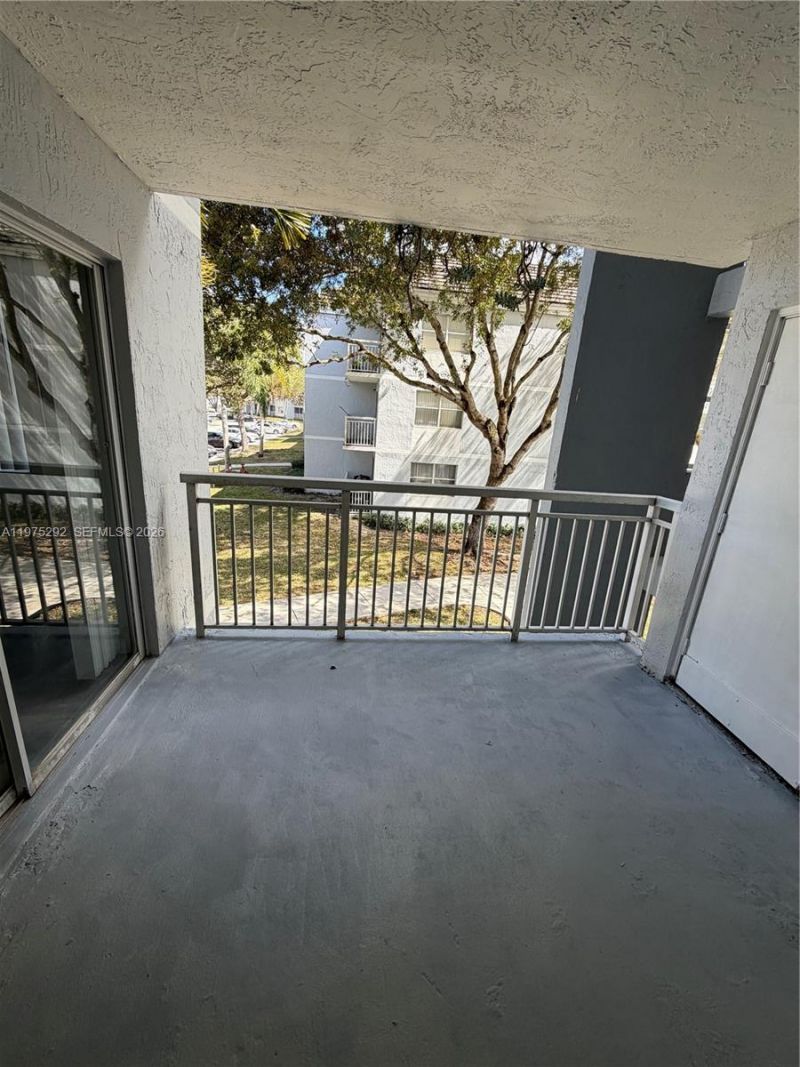 8670 SW 212th St, Unit 203, Cutler Bay, FL 33189 Photo