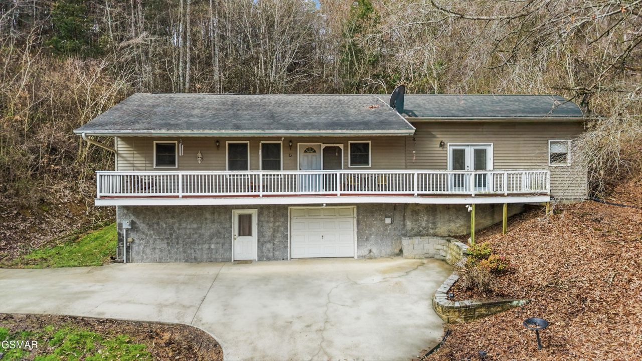 1223 Powder Springs Road, Sevierville, TN 37876 Main Photo