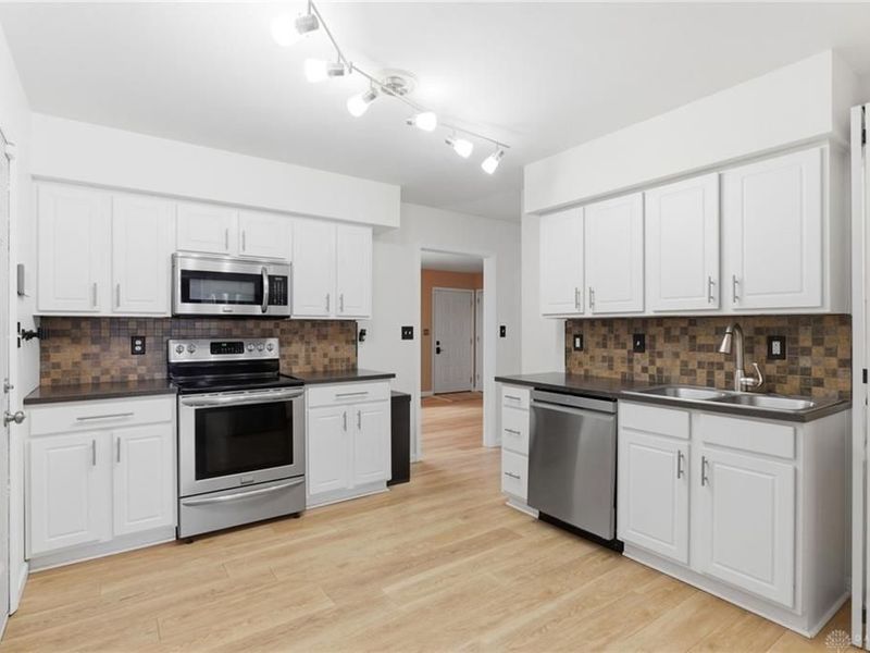 2307 Stop 8 Road, Dayton, OH 45414 Photo 7